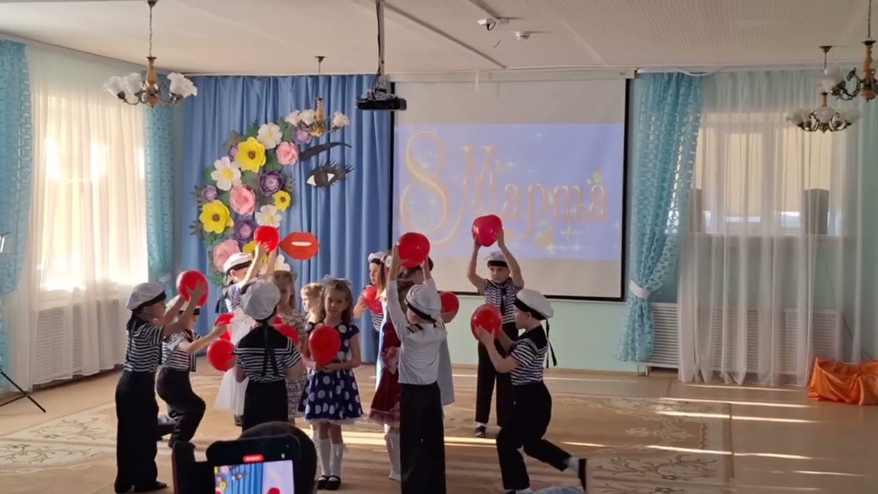 Поздравление с 8 марта🌷🌷🌷