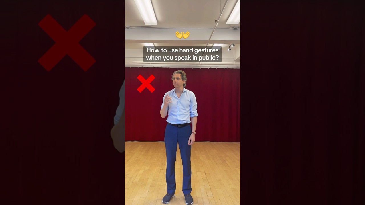 How to use hand gestures when you speak in public? 👐 #publicspeaking #publicspeakingtips