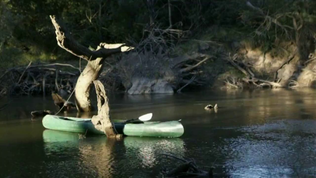 Canoe on the Goulburn River from Eildon to Shepparton