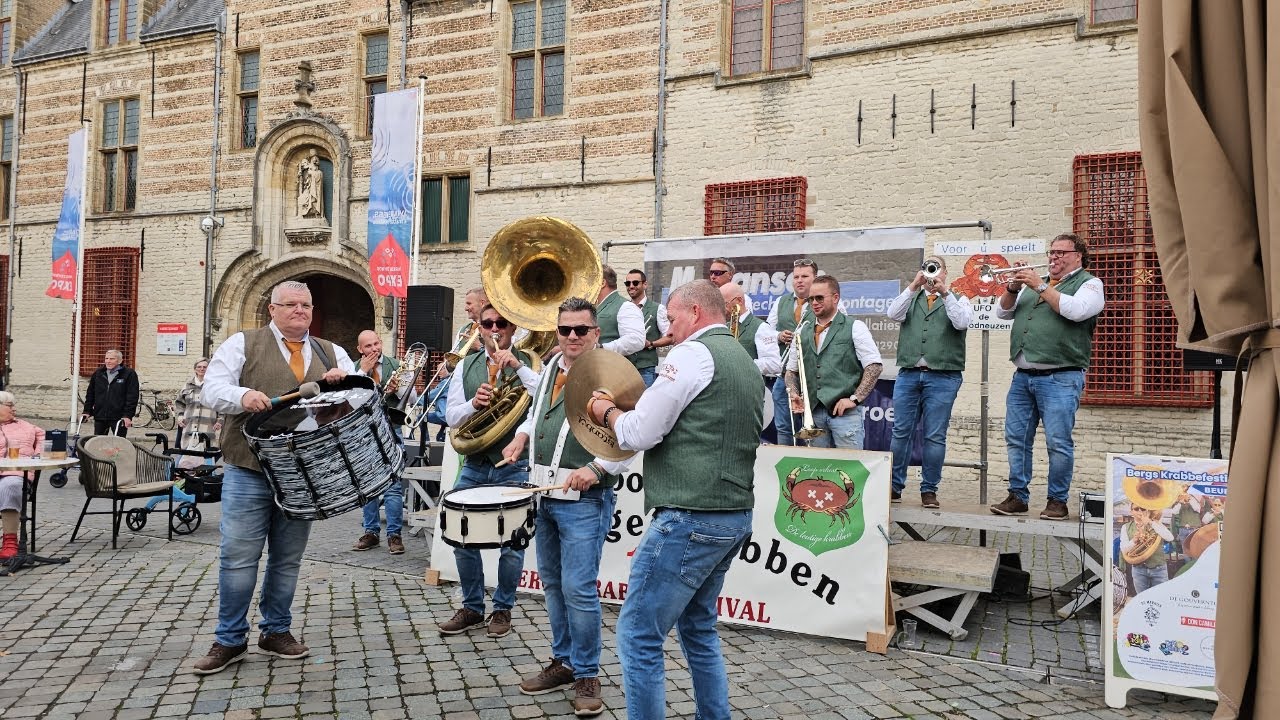 UFO De Roodneuzen dweilorkest | Krabbefestival Bergen op Zoom 2024