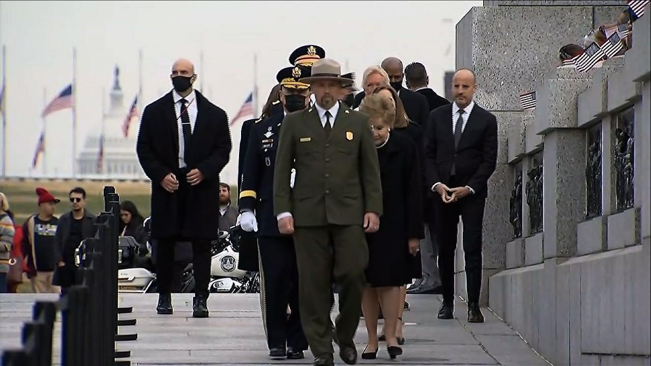 Dole celebrated at World War II memorial service