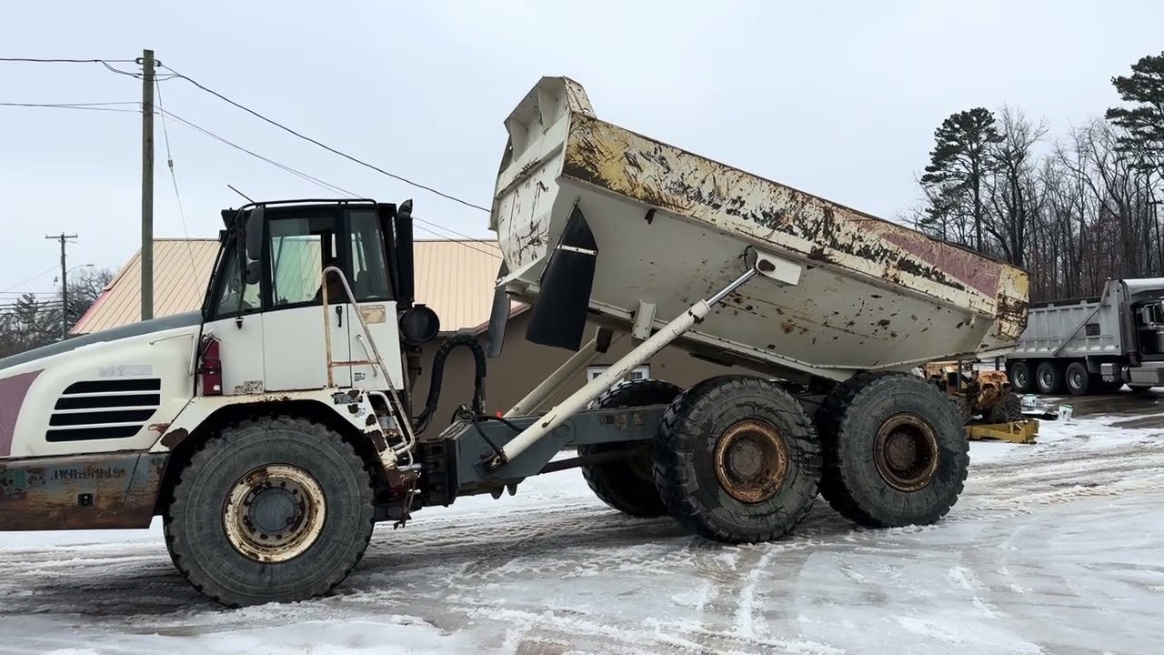 Lot 175: 2005 Terex 30T Articulating Off Highway Truck