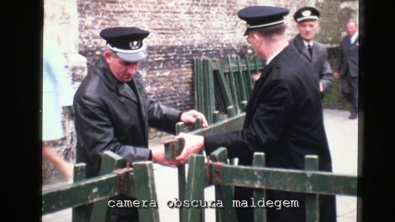 4504 Het voltallig politiecorps in aktie (film super8)./S8-VE-LF