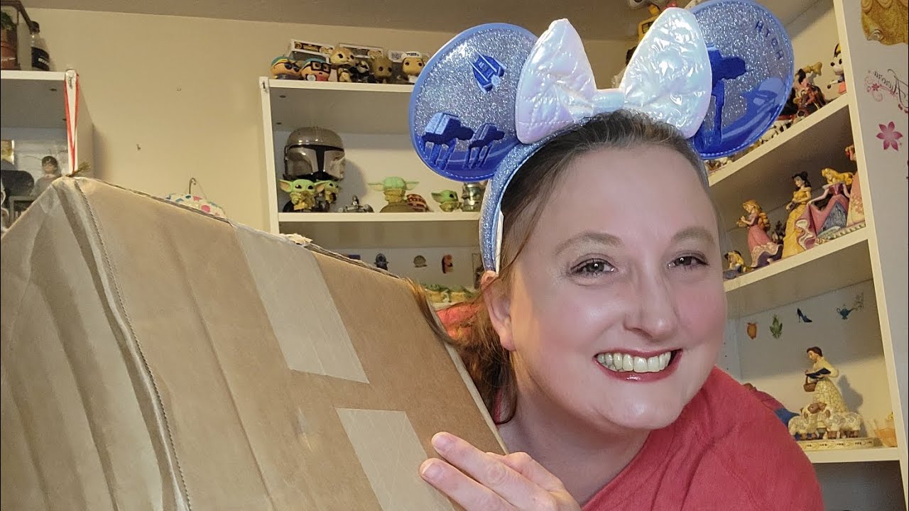 Unboxing my May Bibbidi Box special thank you to Momma B!!!! Awesome box!