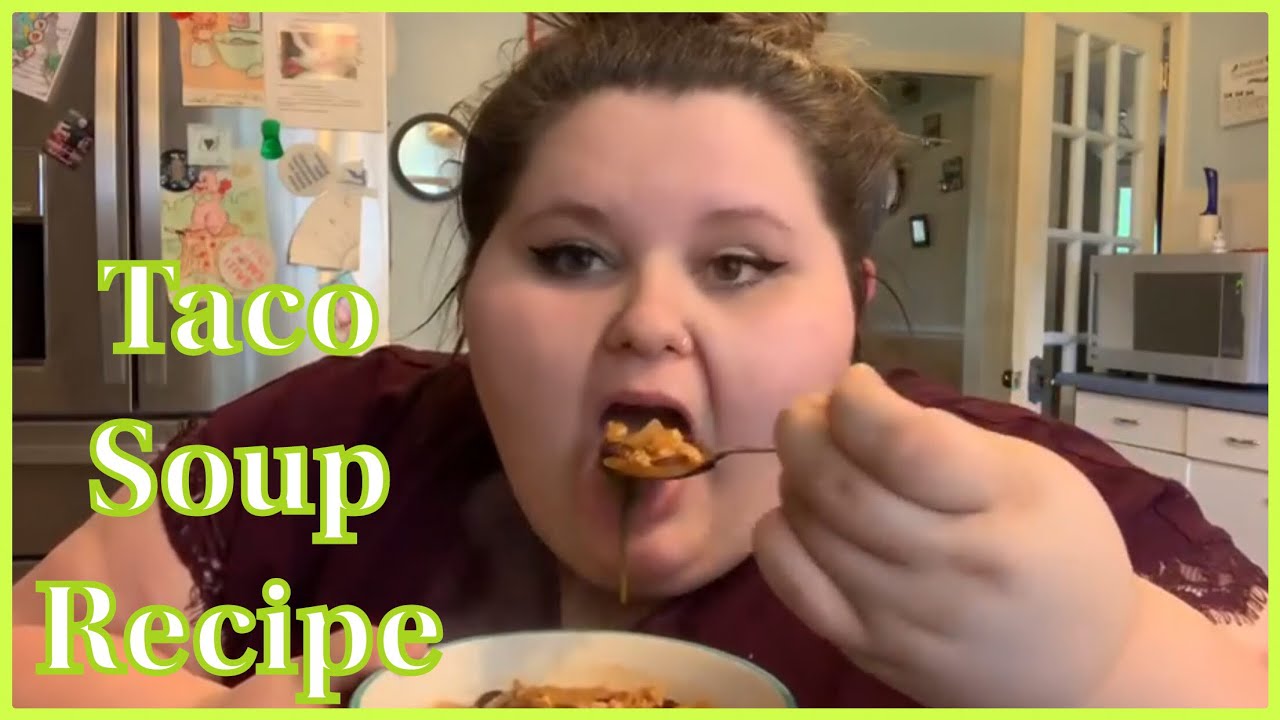 Amberlynn Makes Taco Soup!
