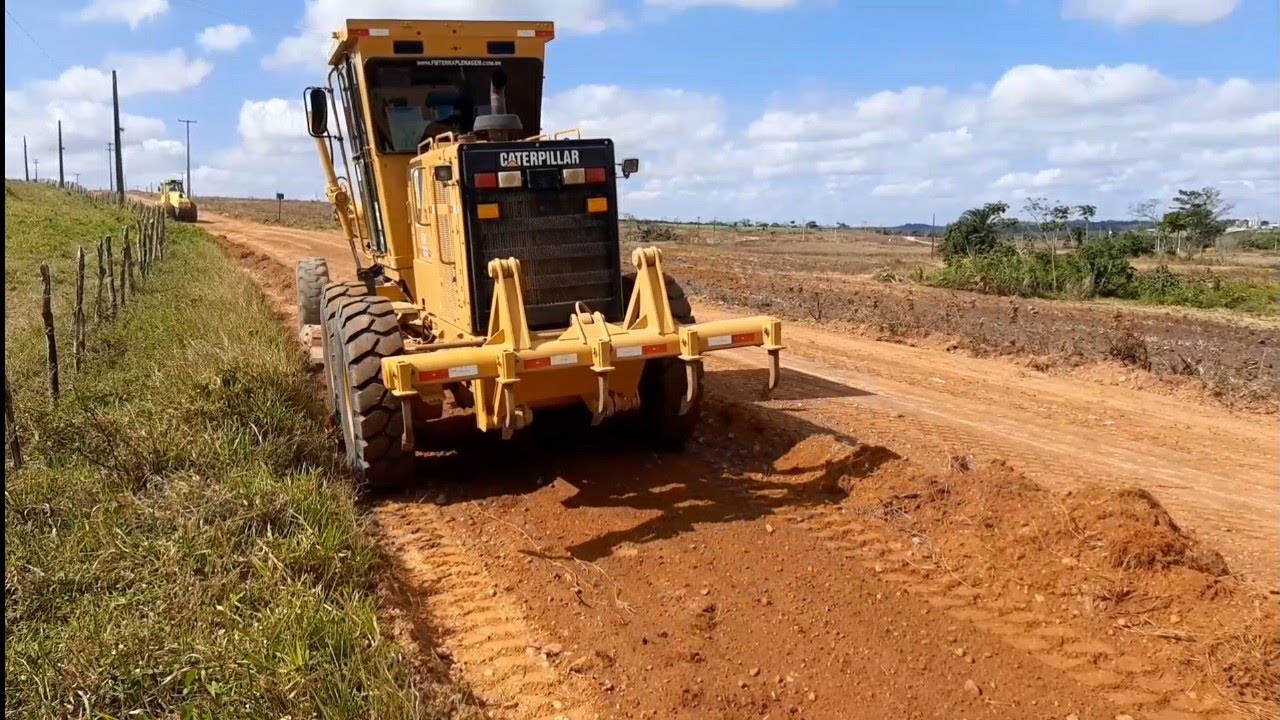 Recuperação de estrada rural motoniveladora 120k/patrol/ pipa traçado  é rolo compactador bomag