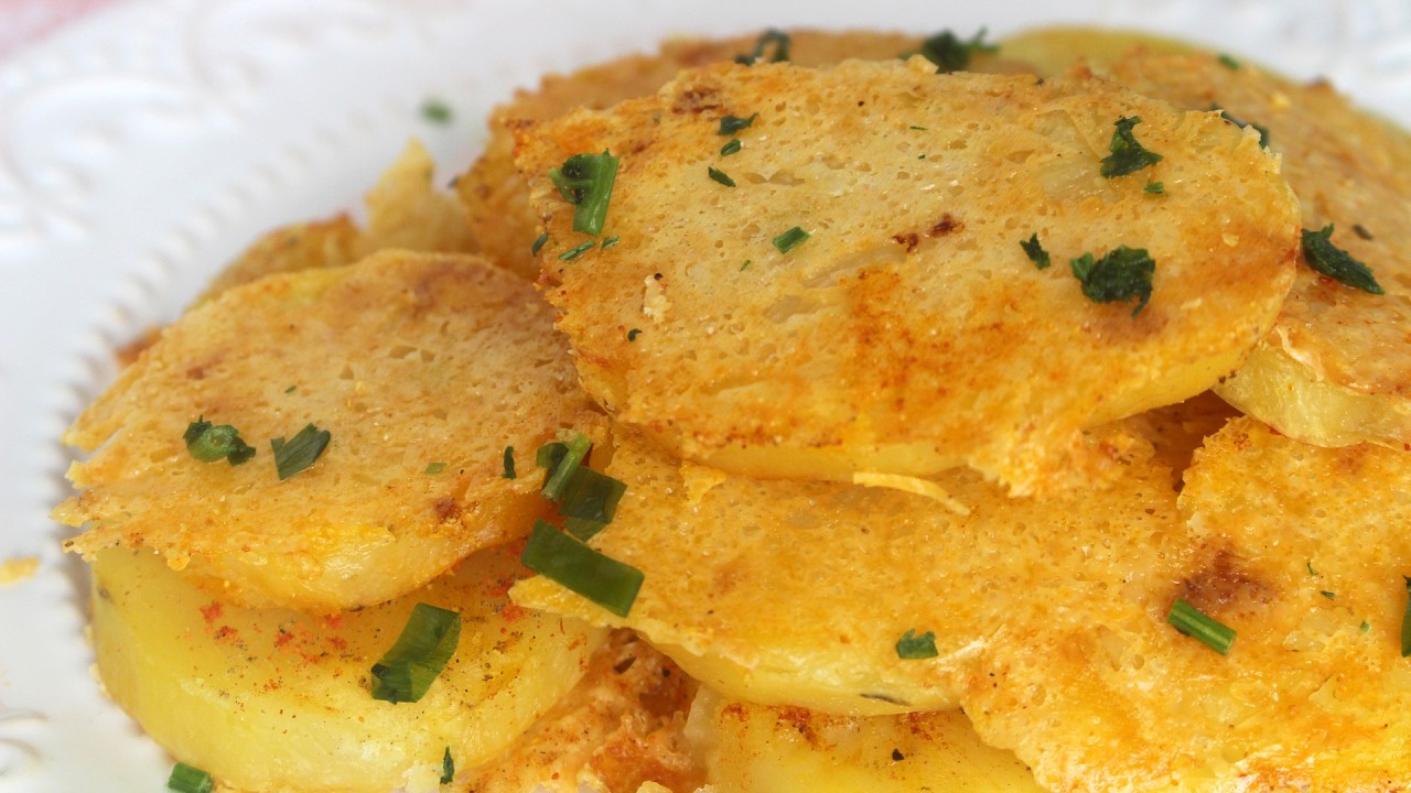 BATATA COM CROSTA DE PARMESÃO - RECEITAS QUE AMO