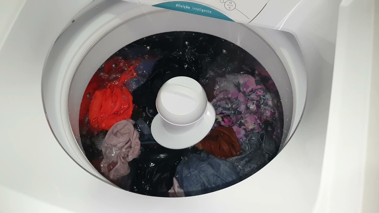lavadora Electrolux LP12Q. programa coloridas, nível médio duplo enxágue.