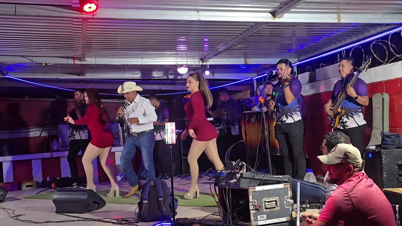 OSIEL Y DU CHANCHONA. Desde la Colonia Flor de Maria, Jocoro. MORAZAN. PURO SABOR CAMPIRANO..