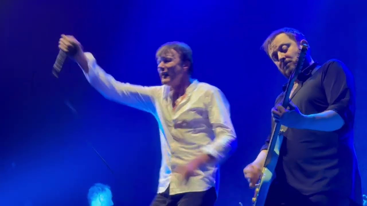 Suede - Can’t Get Enough (live) - 013 Poppodium, Tilburg, Netherlands, 11 March 2026