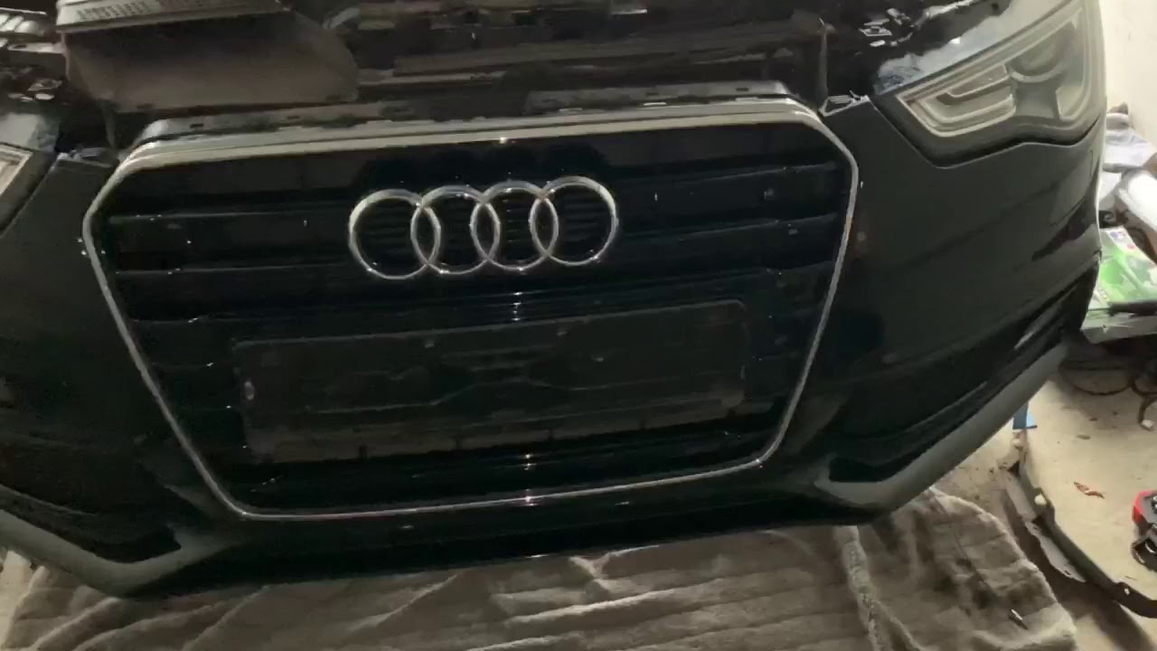 «Audi A5 8T» Замена решётки радиатора / Снимаем бампер