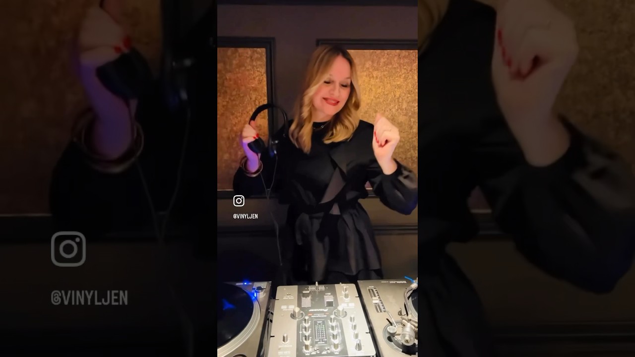 Looking for a VINYL DJ? I play retro, nostalgic tracks! 👉 vinyljen.com 🎶🎧🎛️ #dj #vinyl #femaledj