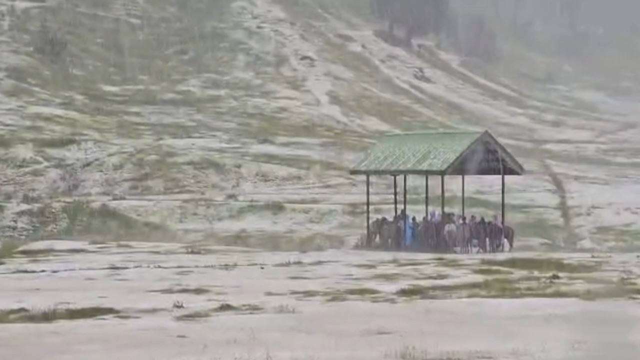 Intense hailstorm hits north Kashmir's Gulmarg