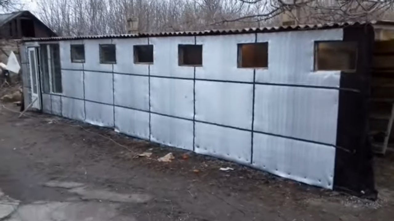 Свинарник. Утепление нового свинарника плёнкой и фольгоизолом. Дёшево и сирдито.