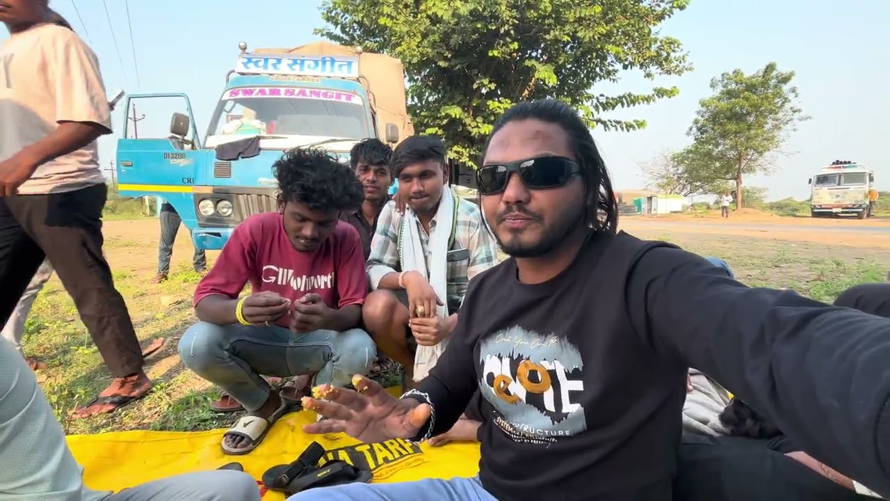 जामनेर हळद वाजवायला गेलो असता, आम्ही बनवली खिचडी 😍