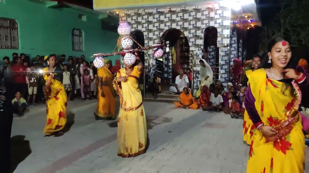 क्षिरेस्वरनाथ नगरपालिका ४ सुबधिमाइ मन्दिरमा प्रतेक बर्ष जस्तै यसबर्ष पनि  भैरहेको झिझिया.....