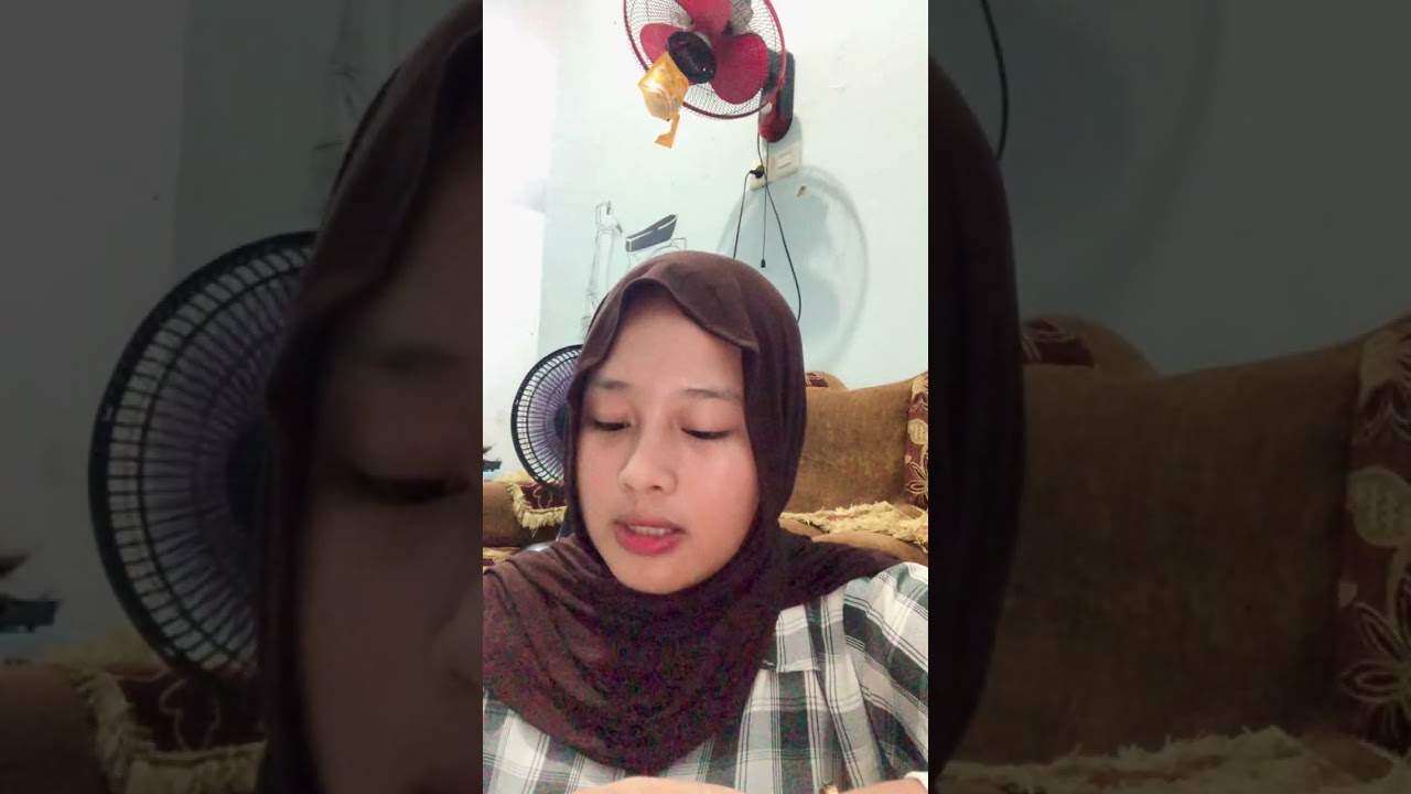 Literal Reading 2, Name: Sevira Lestari (25021100020) PBI A