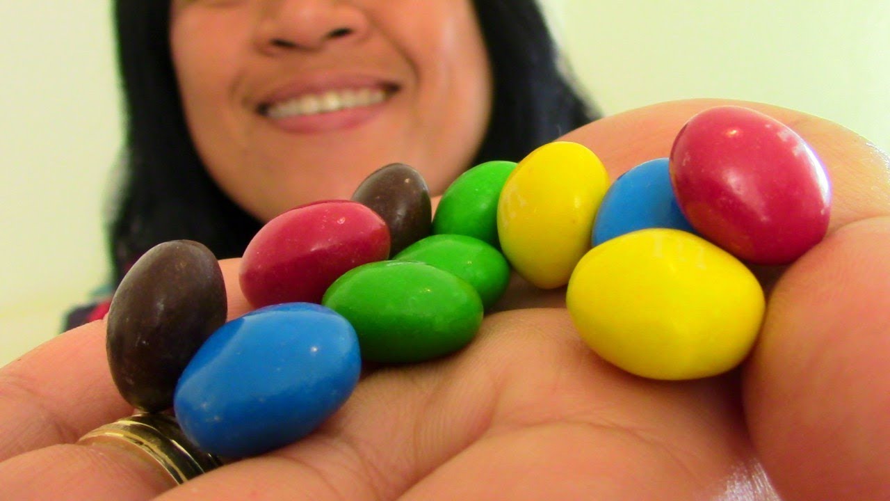 ASMR ест суп со свининой и макаронами и шоколадные конфеты M&M's ScorpioAnnYT
