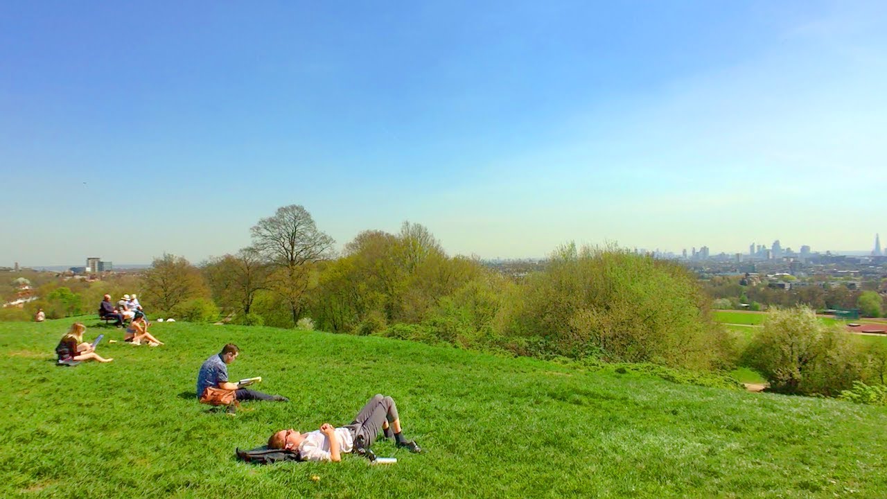 LONDON WALK through Hampstead Heath incl. Ponds and Parliament Hill Viewpoint | England