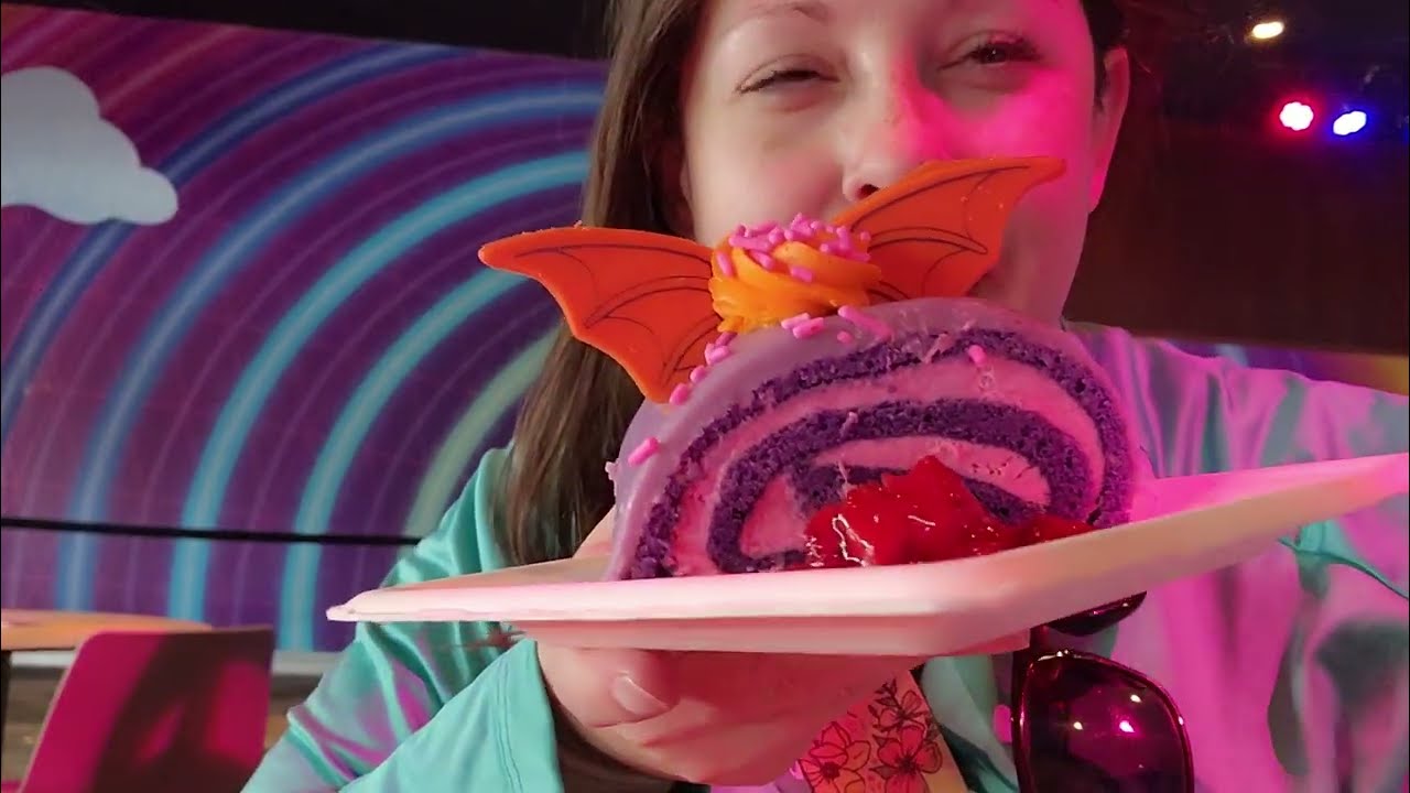 Trying The Least Liked Dessert At Disney's Festival Of The Arts