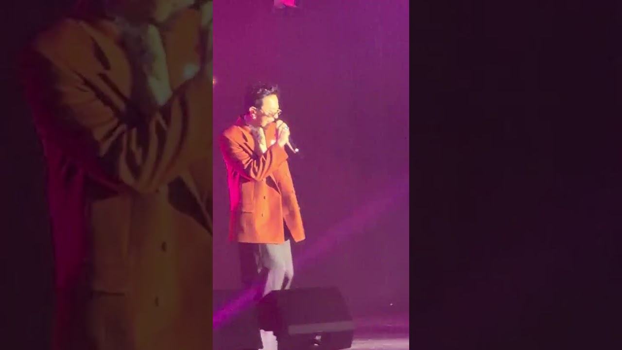 GD performing “Crayon” at the Krazy Super Concert — and we all went CRAZYOOOONNN 🔥👑