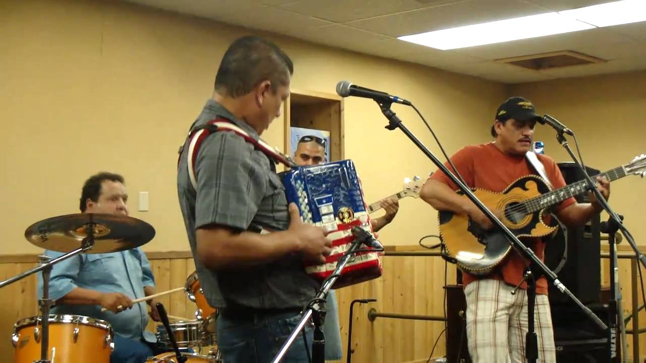 Juan P. Moreno y Sus Amigos-Pajaro Negro-San Antonio, TX 2010