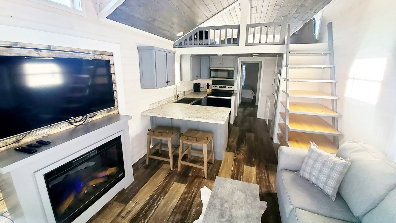 Amazing Luxurious Southern Comfort Tiny Home in the Smoky Mountains