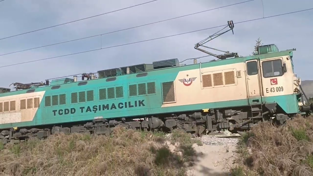 TCDD taşımacılık E 43 0 9 sıcak karma Yük  treni+reysaş treni saat 18 21  Kayseri yöne gidişi