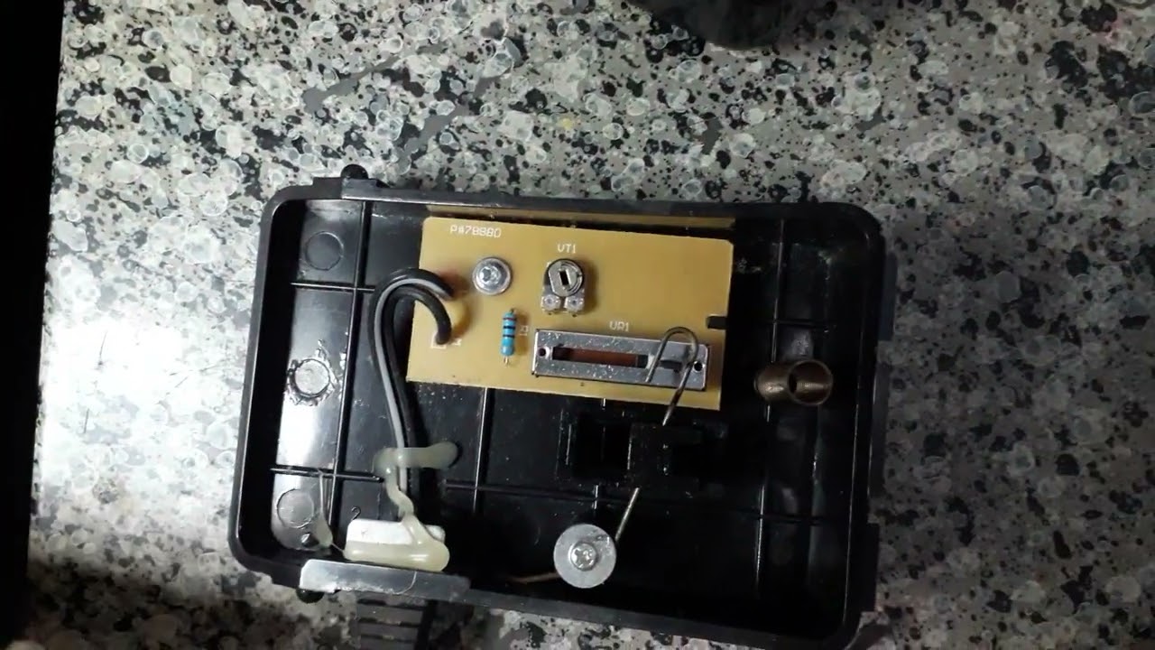 Pedal disparando/ máquina costurando sozinha