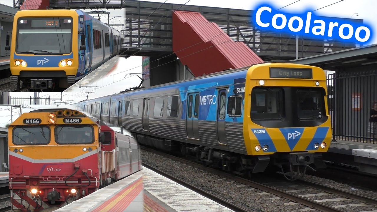 Trains at Coolaroo - Melbourne Transport