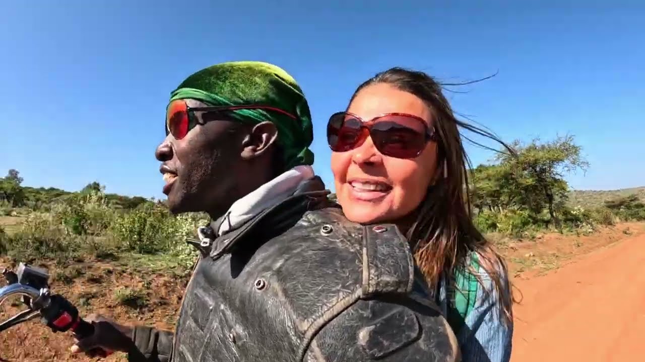 Morning in the Kenyan Village with a Girl from Costa Rica 🇰🇪🇨🇷