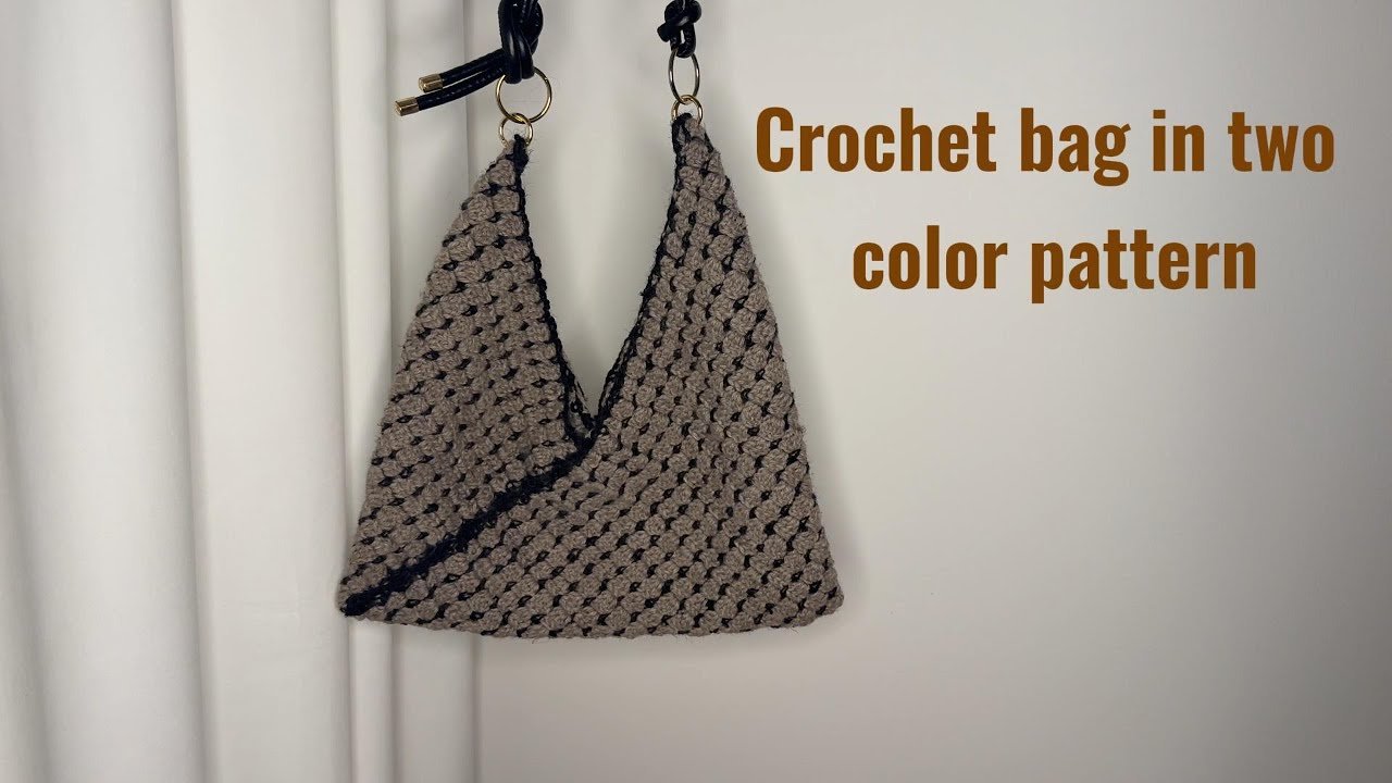 Bolsa de crochê com padrão em duas cores