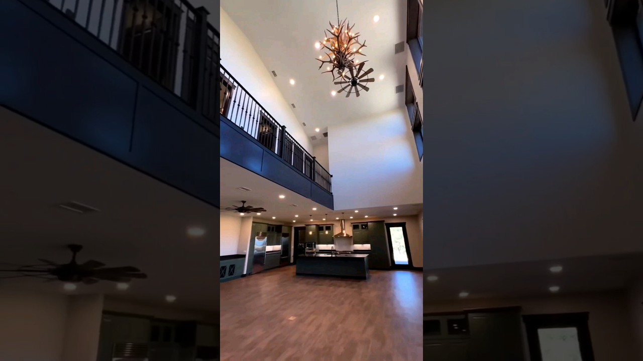 LIVING IN A BARNDOMINIUM ( BARNDOMINIUM TOUR ) TINY HOME, 