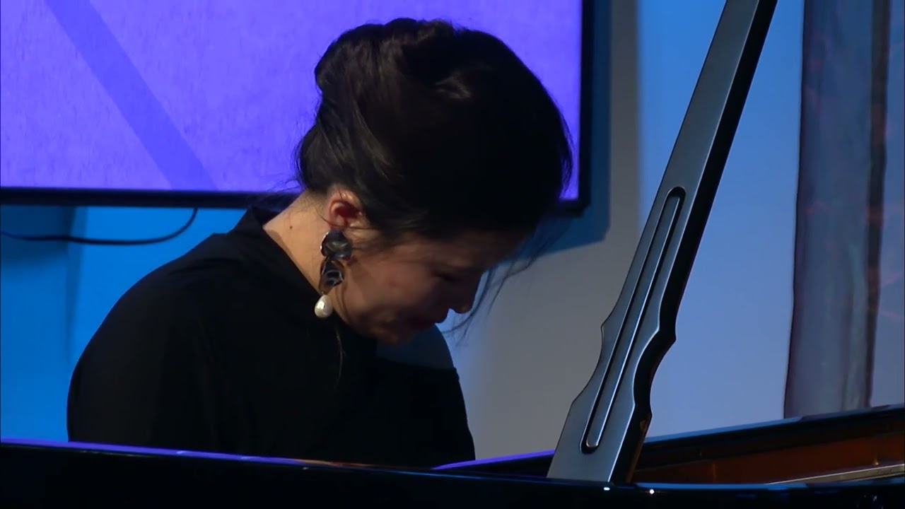 Eunbi Kim Plays “Saturn Years” by Sophia Jani