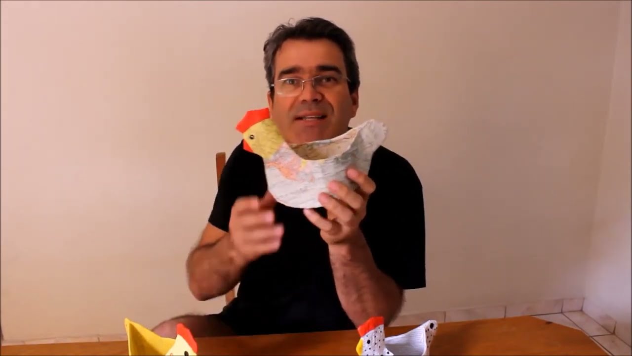 Como fazer uma galinha incrível usando papel e papelão com a técnica da papietagem