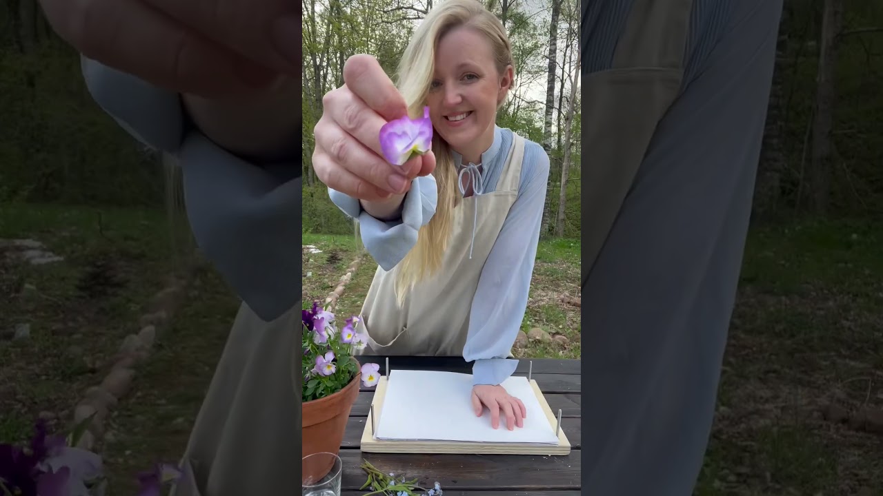 Create your own flowerpress!  / Skapa din egna blomsterpress!