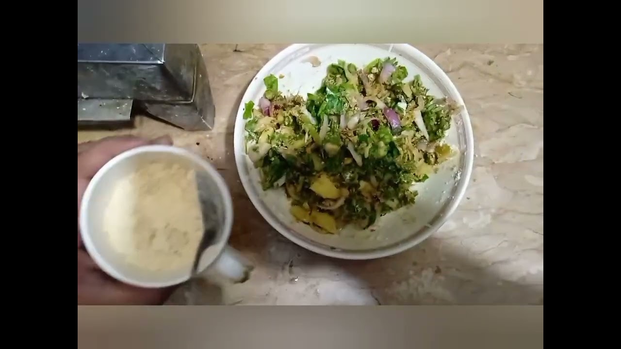 crispy pakore/ Alo piyaz ke bhajyea with cooking with wajiha 
