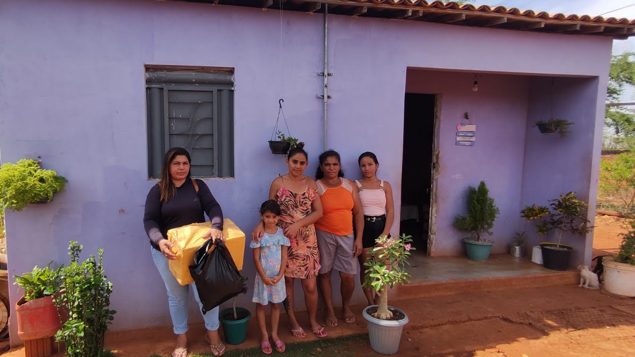 Chegou presentes de natal para Maria, Branca, Belinha, Maitê e Ingrid.