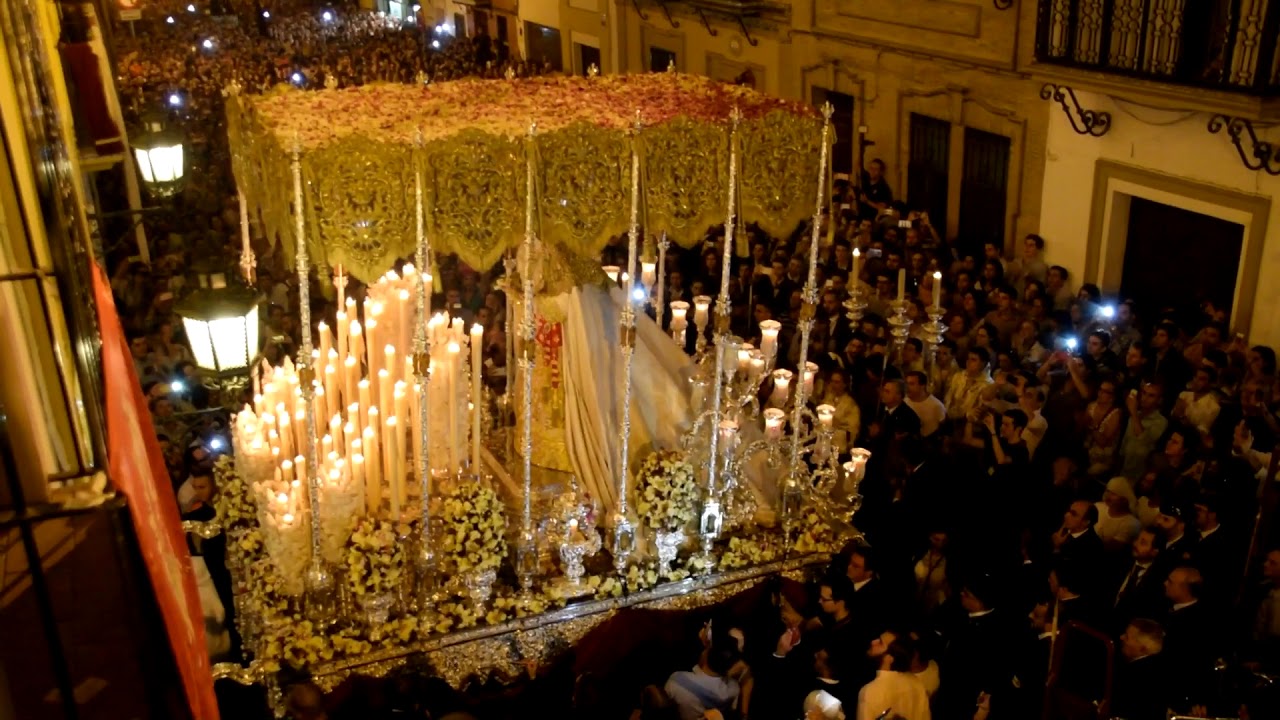 Esperanza de Triana Coronada | Coronación de la Virgen de la Salud de San Gonzalo