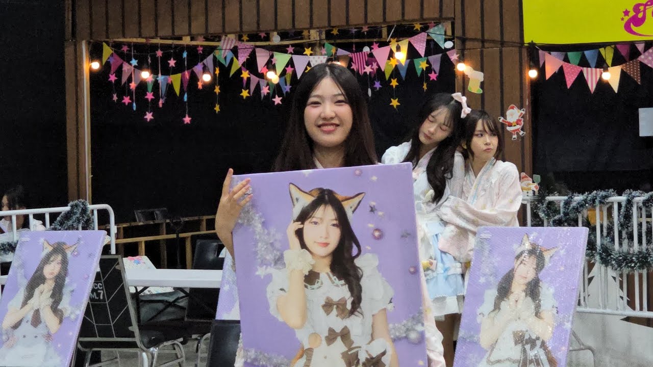 ประมูลแคนวาสเดือดๆ Marinebnk48 รุ่นที่4 งาน BNK48CGM48KangarooVillage จบที่ .... Ticket