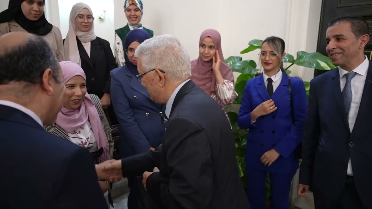 مجموعة من تلميذات وتلاميذ المدرسة الوطنية للإدارة 