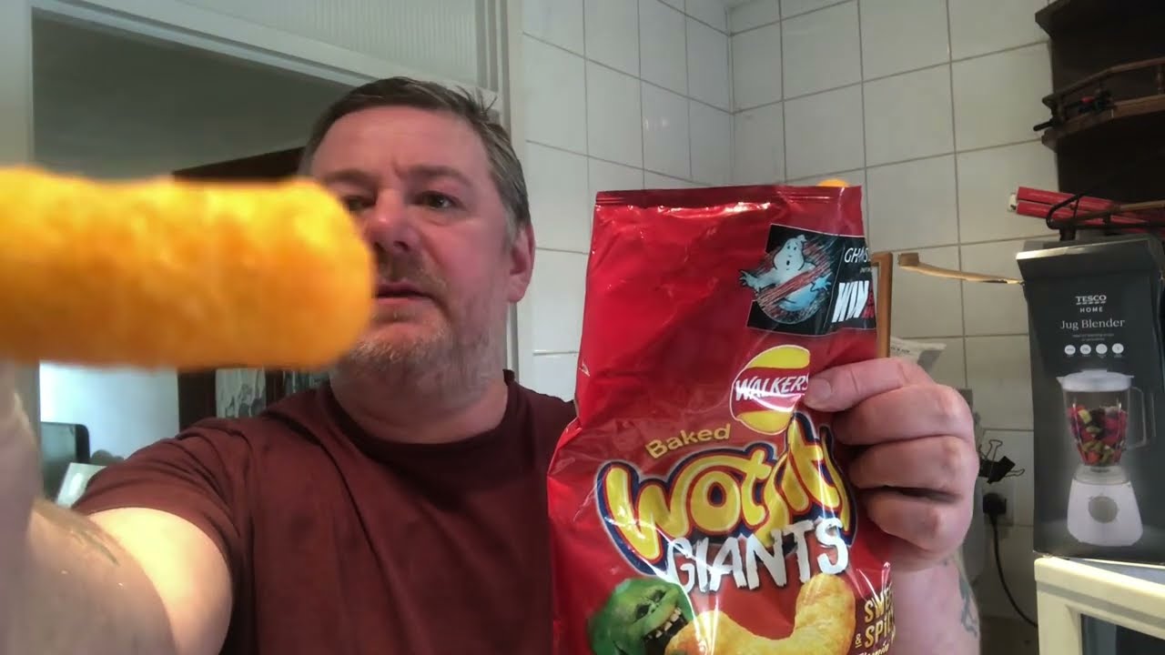 Marks Remarks : Walkers Giant Wotsits Sweet & Spicy Flamin Hot Flavour Crisp / Corn Puffs Review