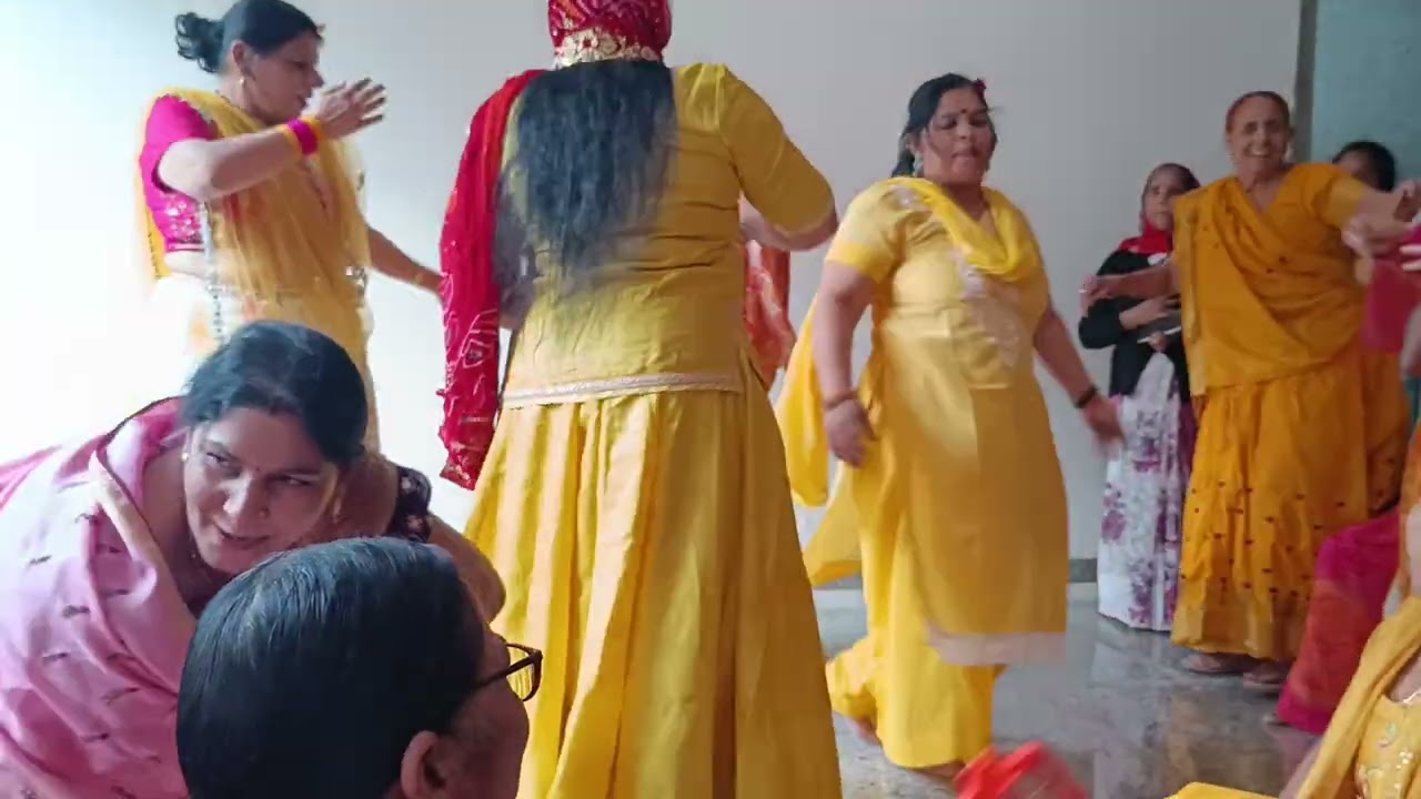 #बहुत सुन्दर डांस💃#पाणी में लहरें ले रहीं राजा बेल#dance #trending 💃💃