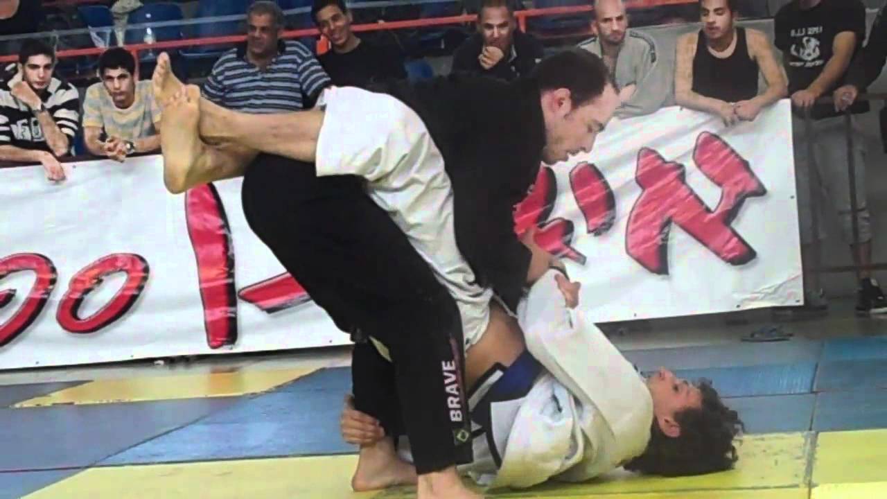 אבן יהודה ג'יו ג'יטסו.mp4