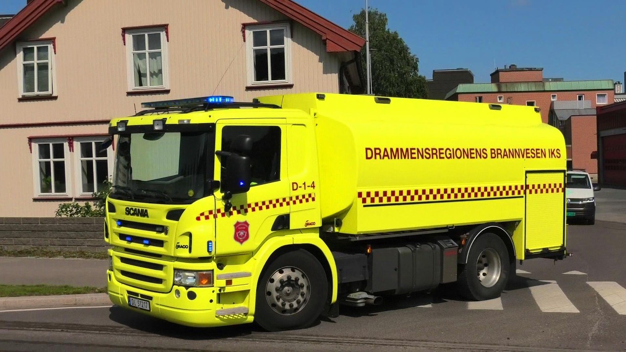 ST.DRAMMEN (D112+D111+D14) drammensregionens brannvesen brannbil i utrykning fire truck respond