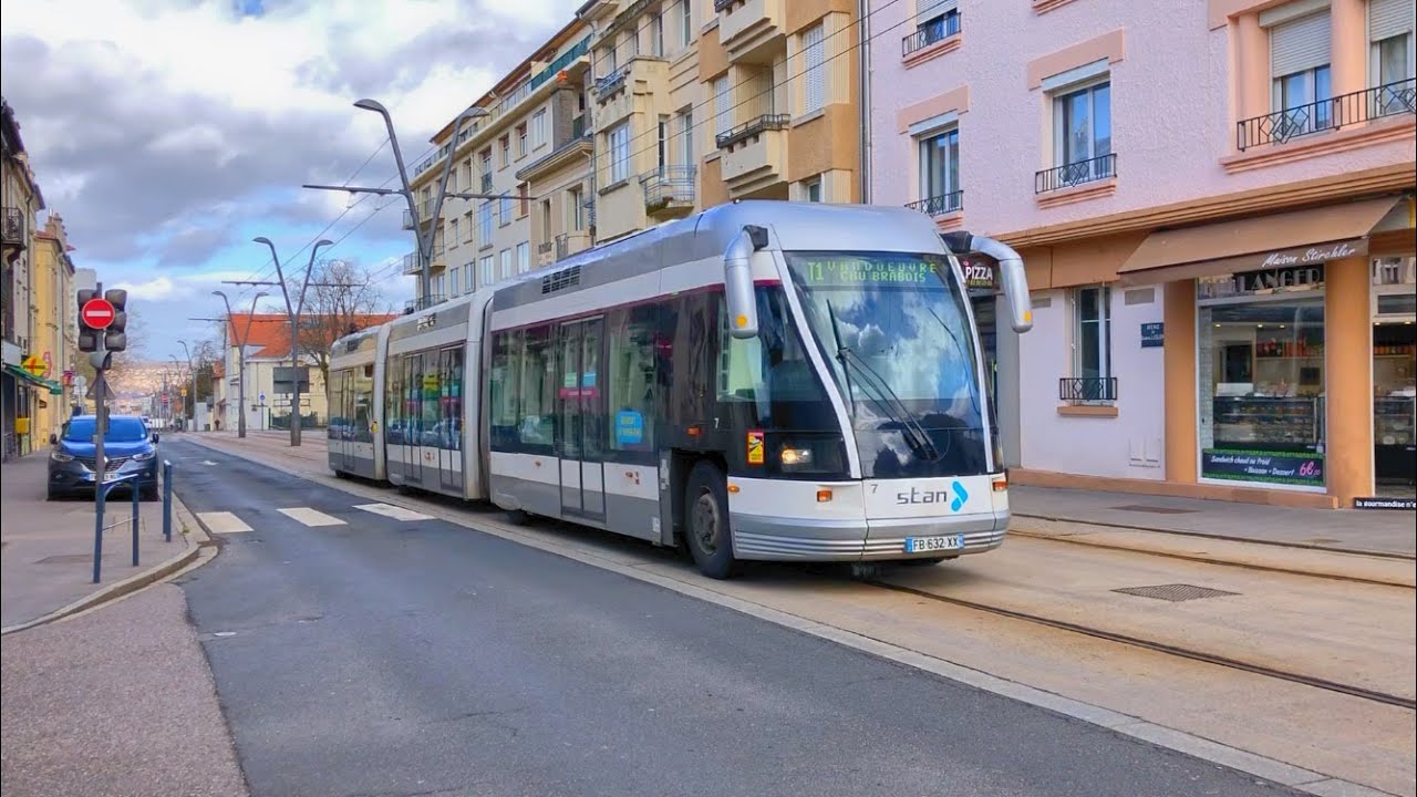 Tronçon sans courant électrique sur la ligne du TVR de Nancy.