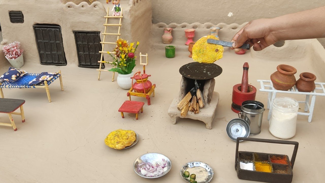 Miniature Pizza Paratha Recipe | Pizza Egg Paratha at street food of Karachi Pakistan