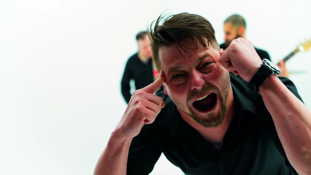 Uncircle - Feeling Something (Official Video)