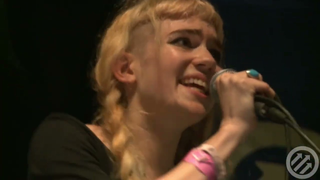 Grimes Live Set @ Pitchfork Music Festival 2012
