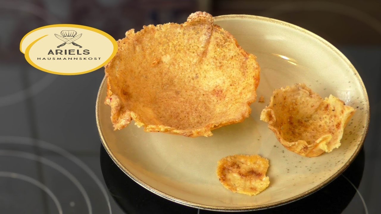 Parmesanschalen  Parmesankörbchen und Parmesanchips wird aus Parmesan hergestellt, Hausmannskost,